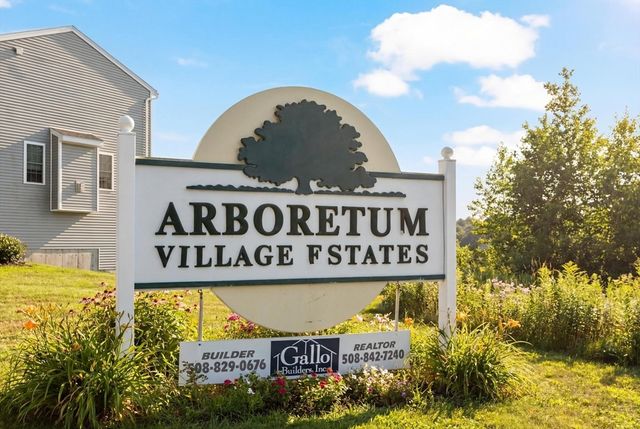 22 Bittersweet Blvd, Worcester, MA 01607