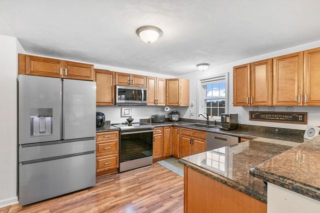 22 Bittersweet Blvd, Worcester, MA 01607