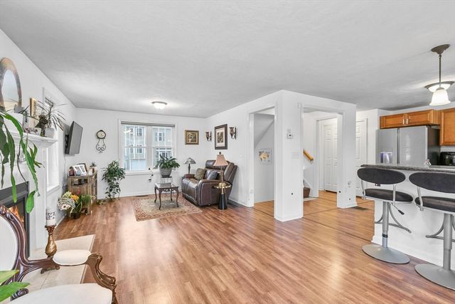 22 Bittersweet Blvd, Worcester, MA 01607