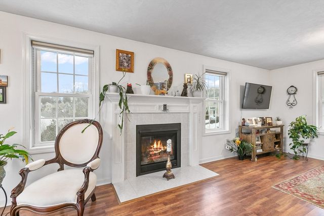 22 Bittersweet Blvd, Worcester, MA 01607