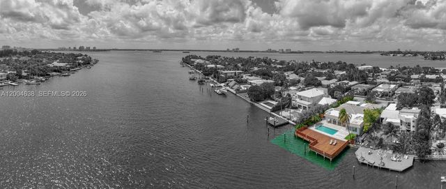 1690 Daytonia Rd, Miami Beach, FL 33141