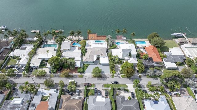 1690 Daytonia Rd, Miami Beach, FL 33141