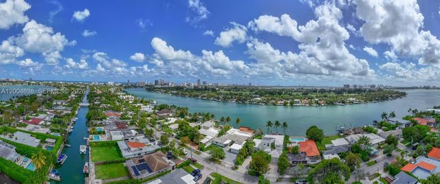 1690 Daytonia Rd, Miami Beach, FL 33141