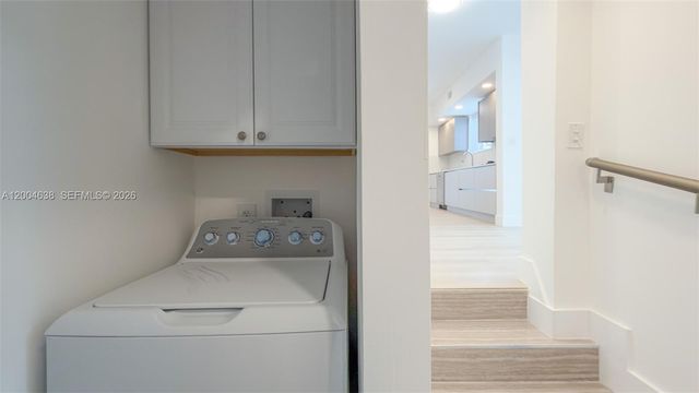 1690 Daytonia Rd, Miami Beach, FL 33141