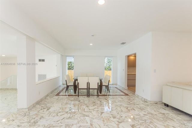 1690 Daytonia Rd, Miami Beach, FL 33141