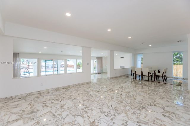 1690 Daytonia Rd, Miami Beach, FL 33141