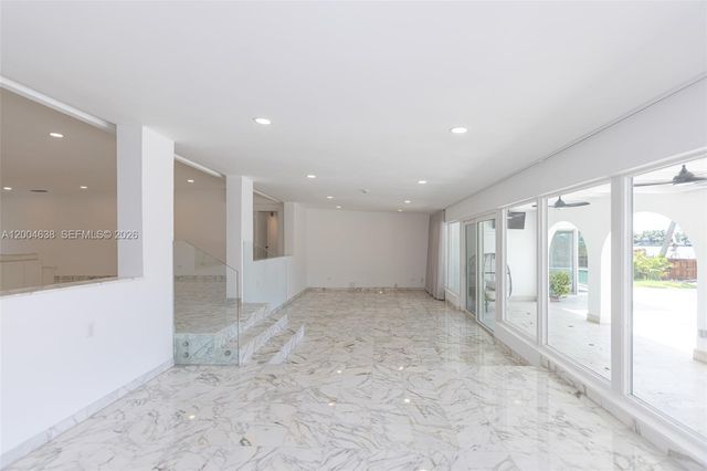 1690 Daytonia Rd, Miami Beach, FL 33141