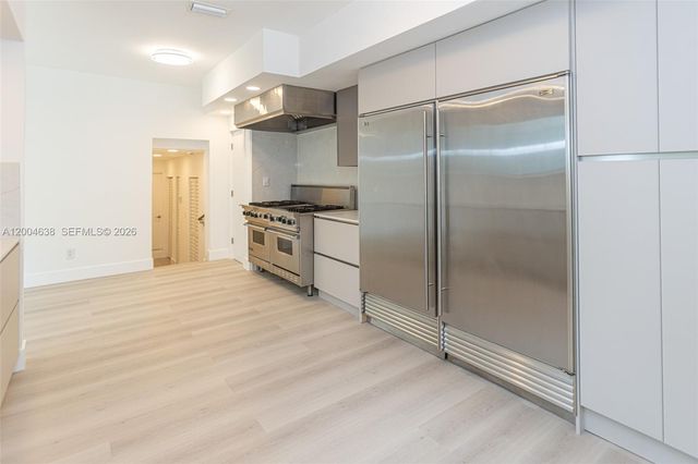 1690 Daytonia Rd, Miami Beach, FL 33141