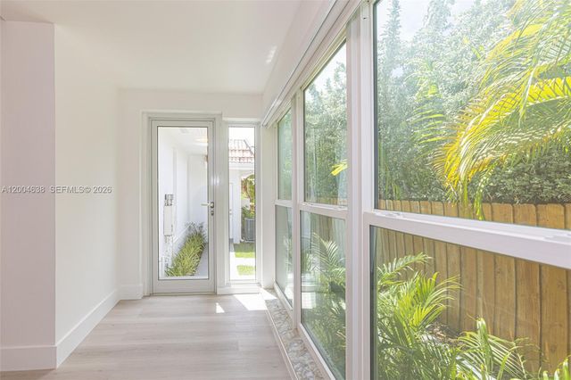 1690 Daytonia Rd, Miami Beach, FL 33141