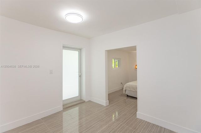 1690 Daytonia Rd, Miami Beach, FL 33141