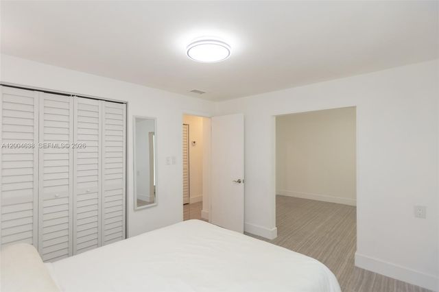 1690 Daytonia Rd, Miami Beach, FL 33141