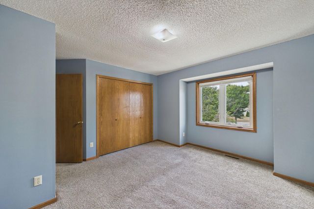 9120 Barrington Terrace, Brooklyn Park, MN 55443