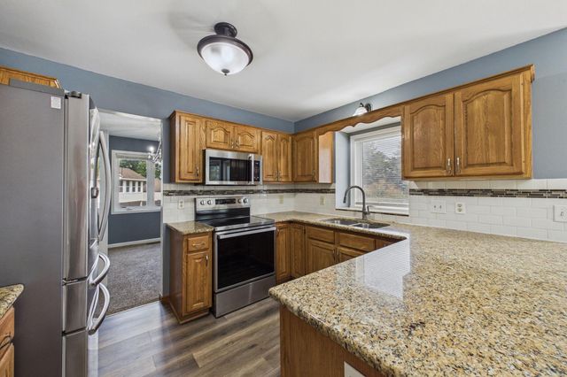 9120 Barrington Terrace, Brooklyn Park, MN 55443