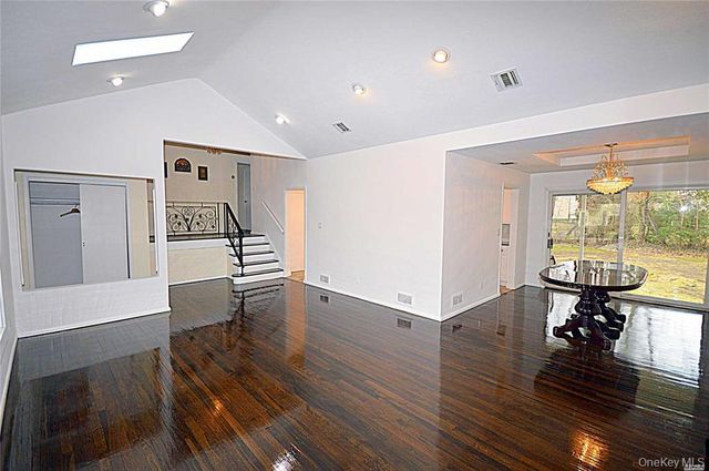 5 Gilbert Road, Great Neck, NY 11024