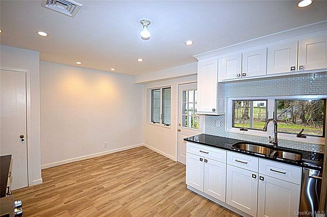 5 Gilbert Road, Great Neck, NY 11024