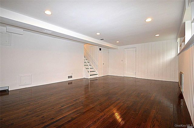 5 Gilbert Road, Great Neck, NY 11024