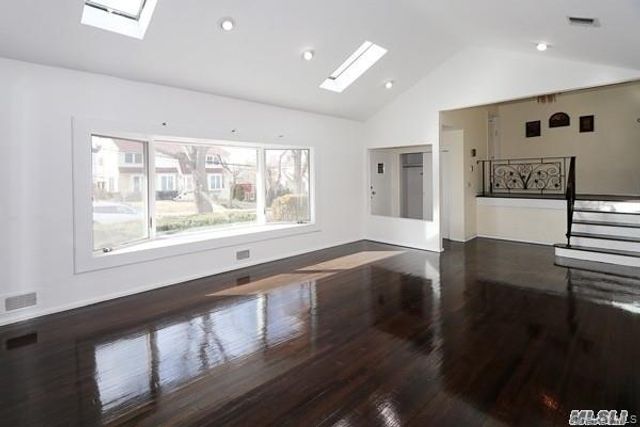 5 Gilbert Road, Great Neck, NY 11024