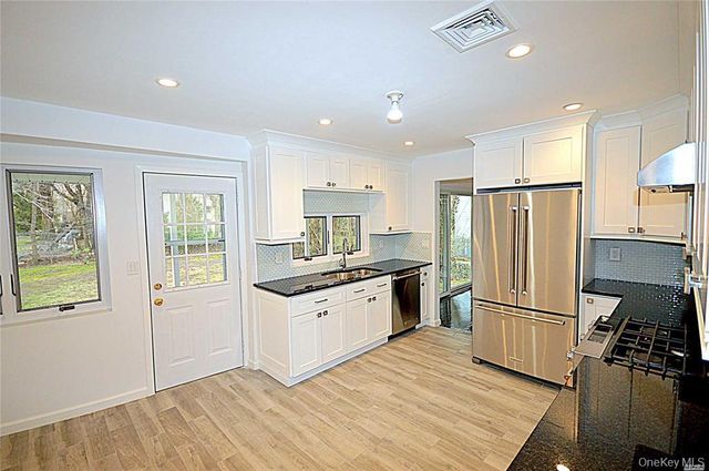 5 Gilbert Road, Great Neck, NY 11024