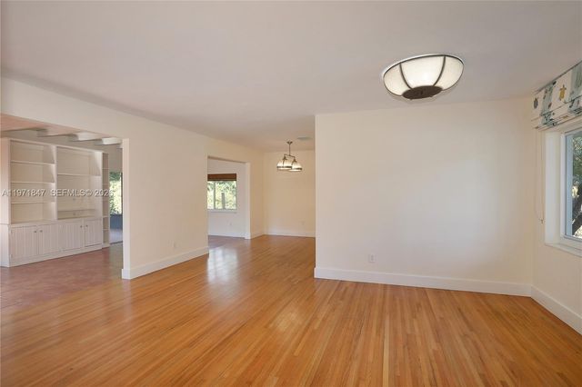 8300 SW 61st Ave, South Miami, FL 33143