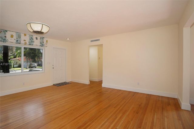 8300 SW 61st Ave, South Miami, FL 33143