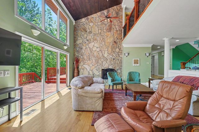 792 Bugscuffle Road, Hiawassee, GA 30546