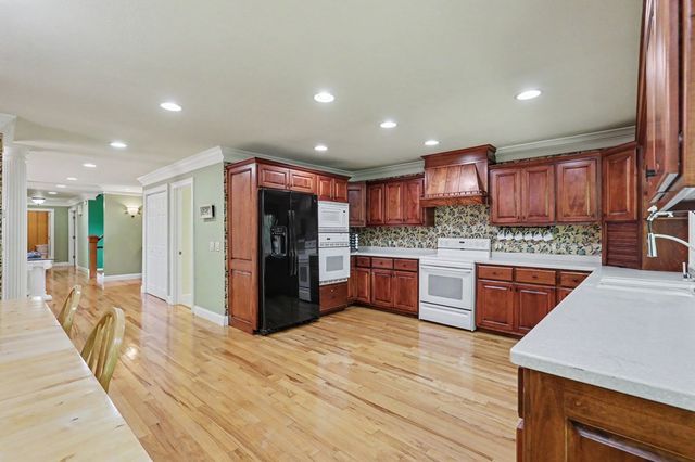 792 Bugscuffle Road, Hiawassee, GA 30546