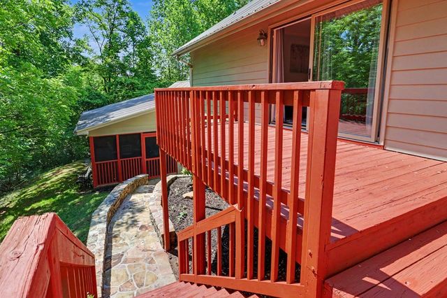 792 Bugscuffle Road, Hiawassee, GA 30546