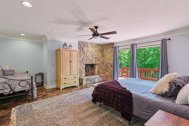 792 Bugscuffle Road, Hiawassee, GA 30546