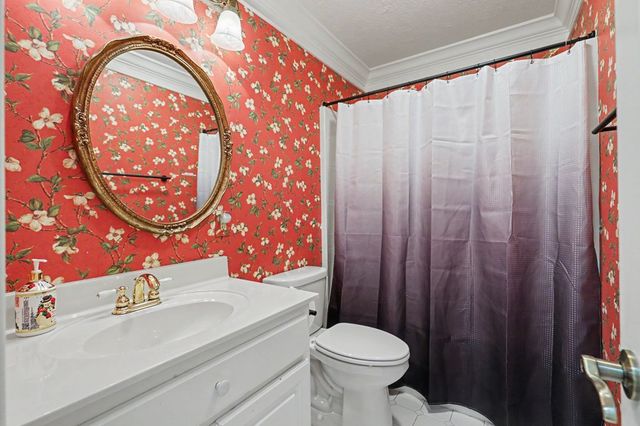 792 Bugscuffle Road, Hiawassee, GA 30546