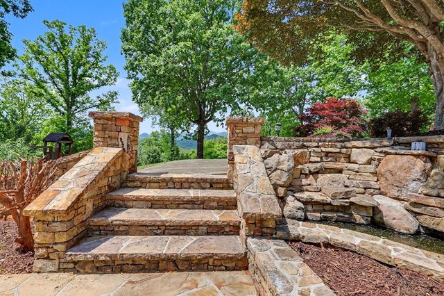 792 Bugscuffle Road, Hiawassee, GA 30546