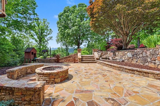 792 Bugscuffle Road, Hiawassee, GA 30546