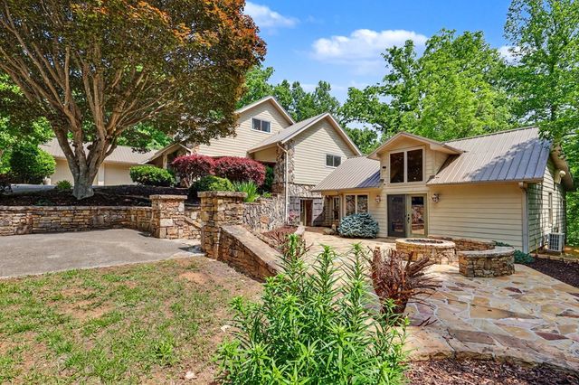 792 Bugscuffle Road, Hiawassee, GA 30546