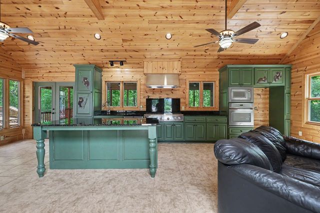 792 Bugscuffle Road, Hiawassee, GA 30546