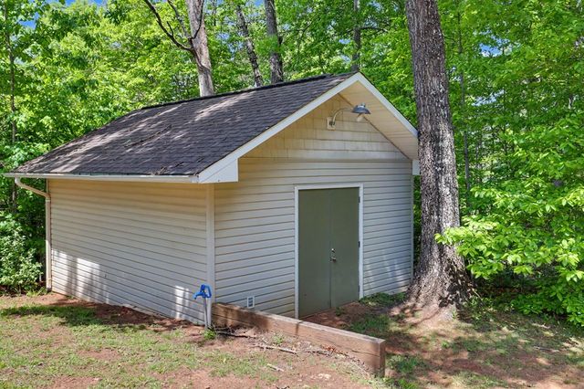 792 Bugscuffle Road, Hiawassee, GA 30546