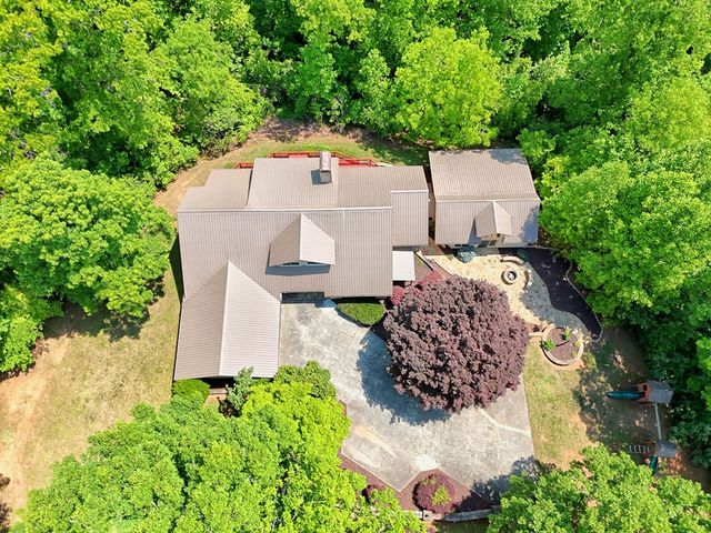 792 Bugscuffle Road, Hiawassee, GA 30546