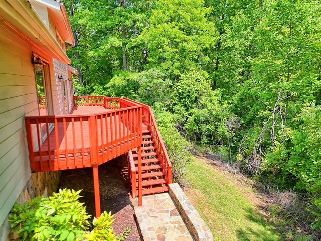 792 Bugscuffle Road, Hiawassee, GA 30546