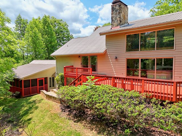 792 Bugscuffle Road, Hiawassee, GA 30546