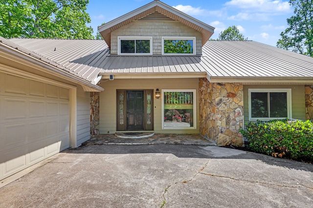 792 Bugscuffle Road, Hiawassee, GA 30546