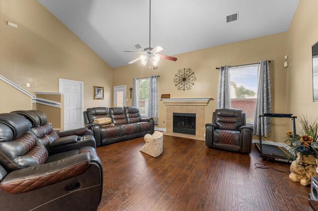 21127 Gatepoint Drive, Houston, TX 77073