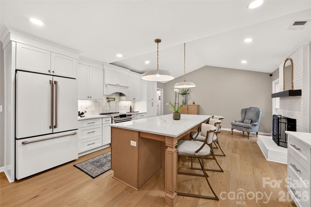 3027 Deep Meadow Lane, Charlotte, NC 28210