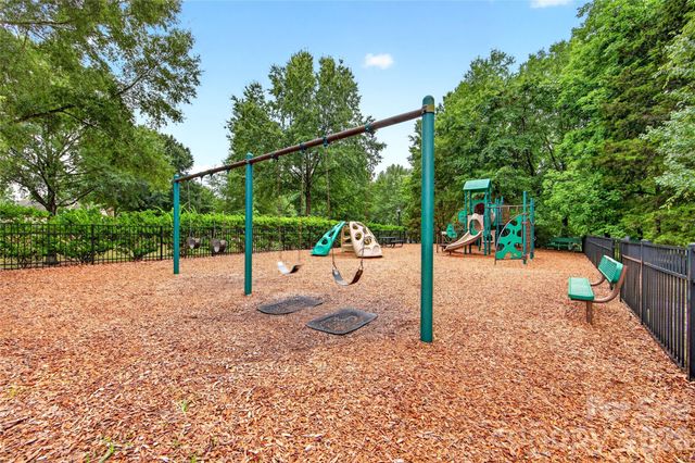 3027 Deep Meadow Lane, Charlotte, NC 28210