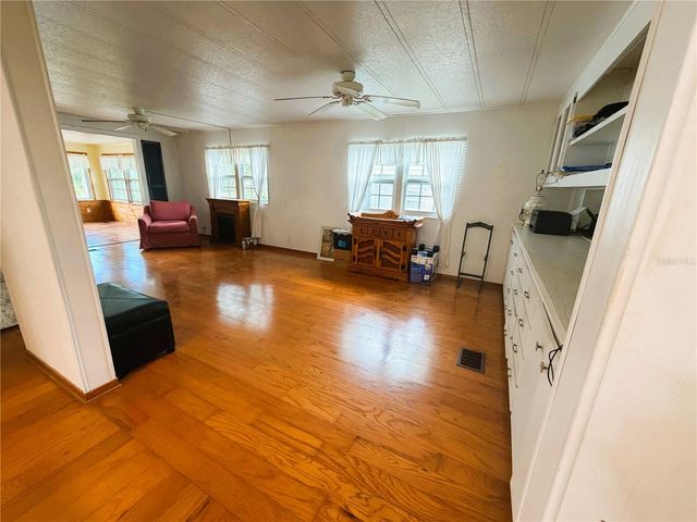 127 ROYAL PALM DRIVE, Leesburg, FL 34748