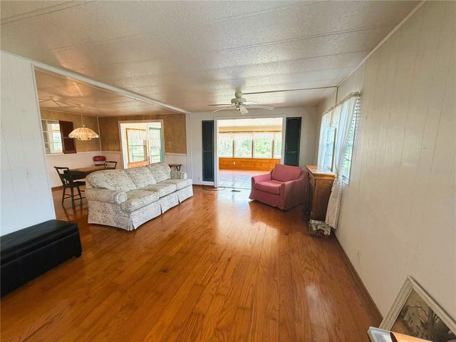 127 ROYAL PALM DRIVE, Leesburg, FL 34748