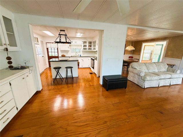 127 ROYAL PALM DRIVE, Leesburg, FL 34748