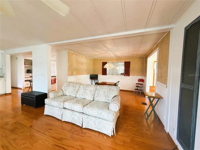 127 ROYAL PALM DRIVE, Leesburg, FL 34748