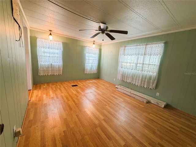 127 ROYAL PALM DRIVE, Leesburg, FL 34748