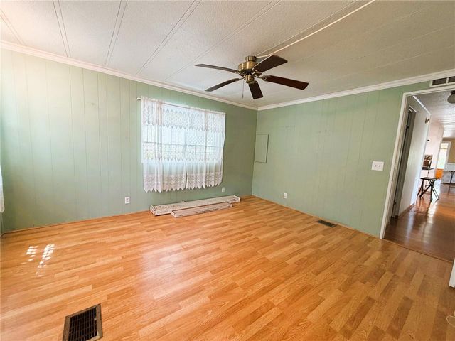 127 ROYAL PALM DRIVE, Leesburg, FL 34748
