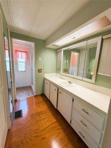 127 ROYAL PALM DRIVE, Leesburg, FL 34748