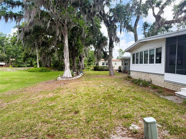 127 ROYAL PALM DRIVE, Leesburg, FL 34748