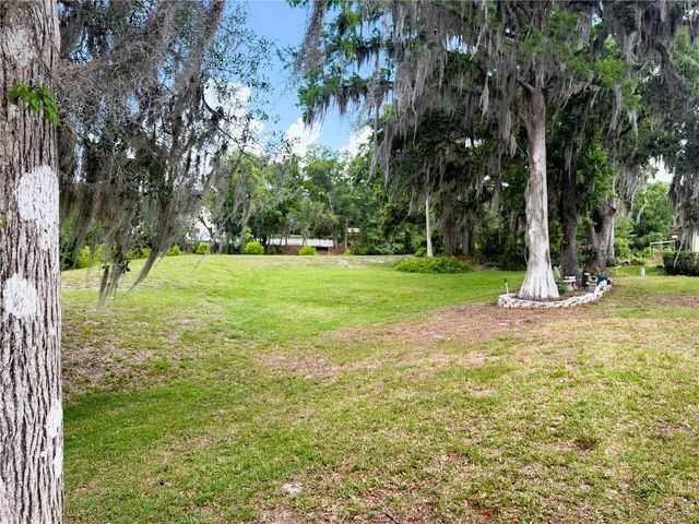 127 ROYAL PALM DRIVE, Leesburg, FL 34748